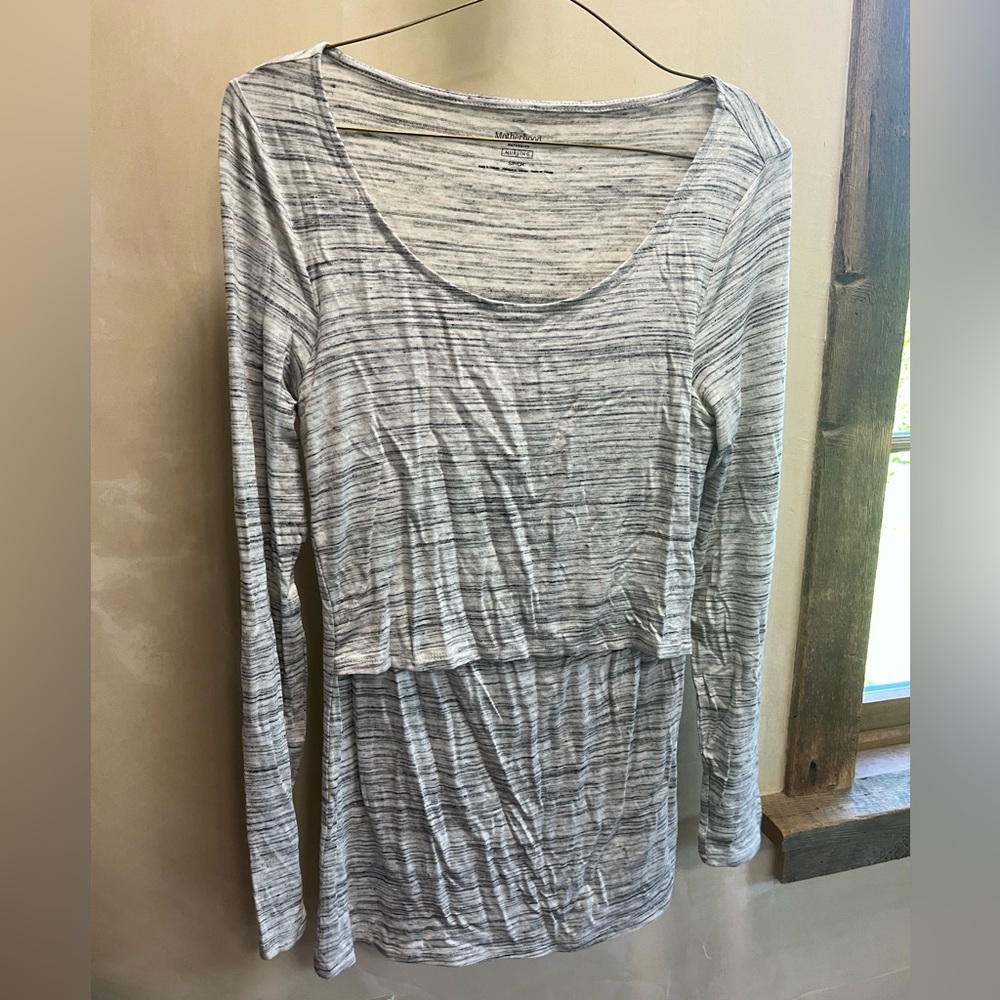 Motherhood Maternity Nursing shirt